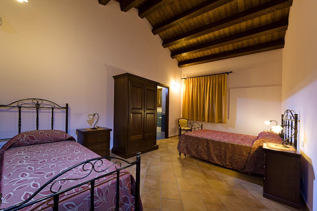 Villa Agriturismo Antichi Granai Calatafimi Zimmer foto