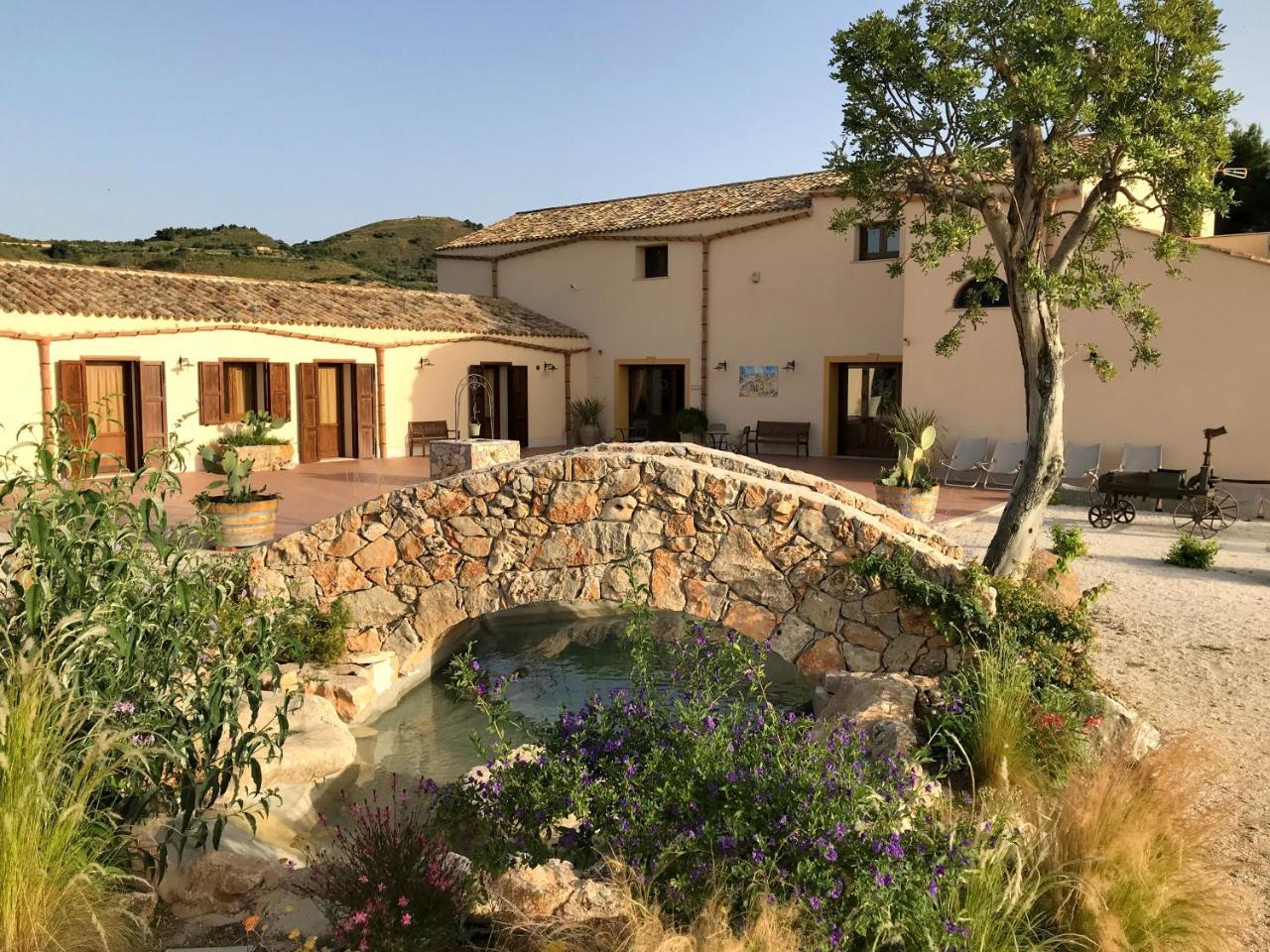 Villa Agriturismo Antichi Granai Calatafimi Exterior foto